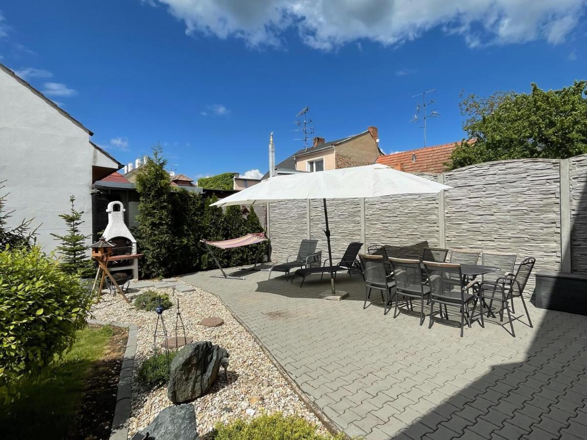 Ubytovani U Mikesa Břeclav Exterior foto