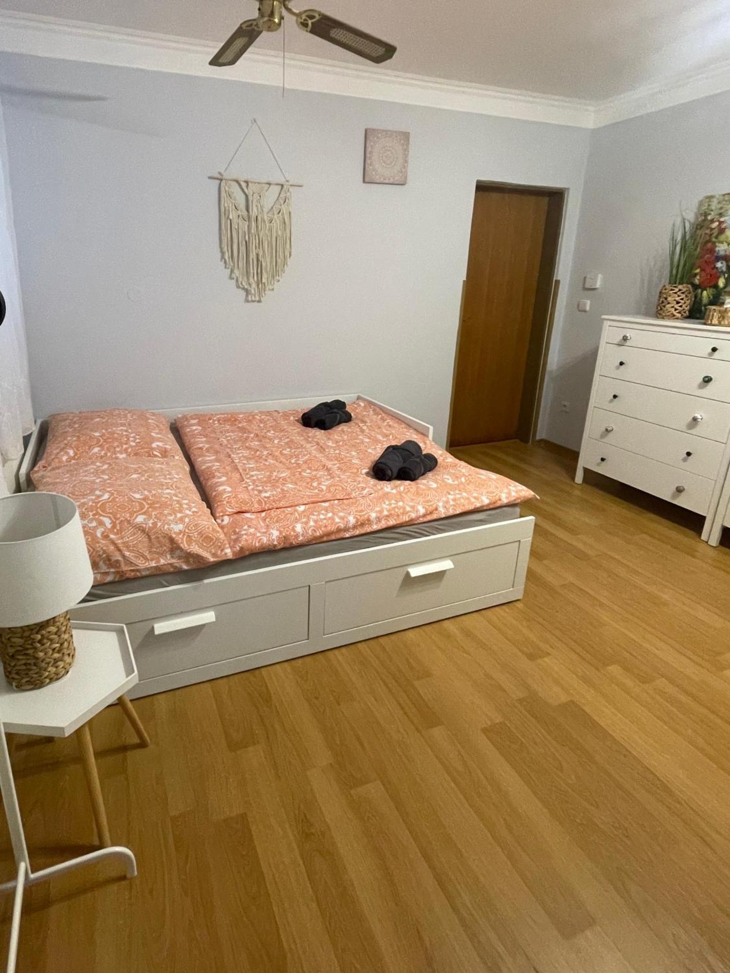 Ubytovani U Mikesa Břeclav Exterior foto